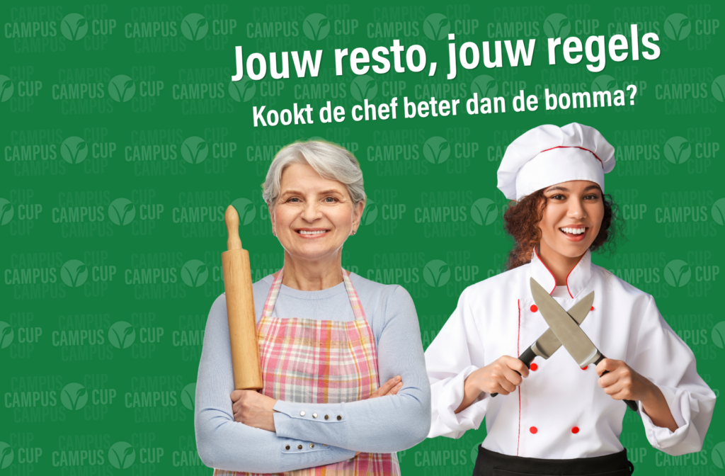 Twee vrouwen, een oudere in een schort met een deegroller in haar hand, en een jongere, gekleed als chef-kok met een mes en een vork in haar hand, staan glimlachend voor een groene achtergrond met Nederlandse tekst.