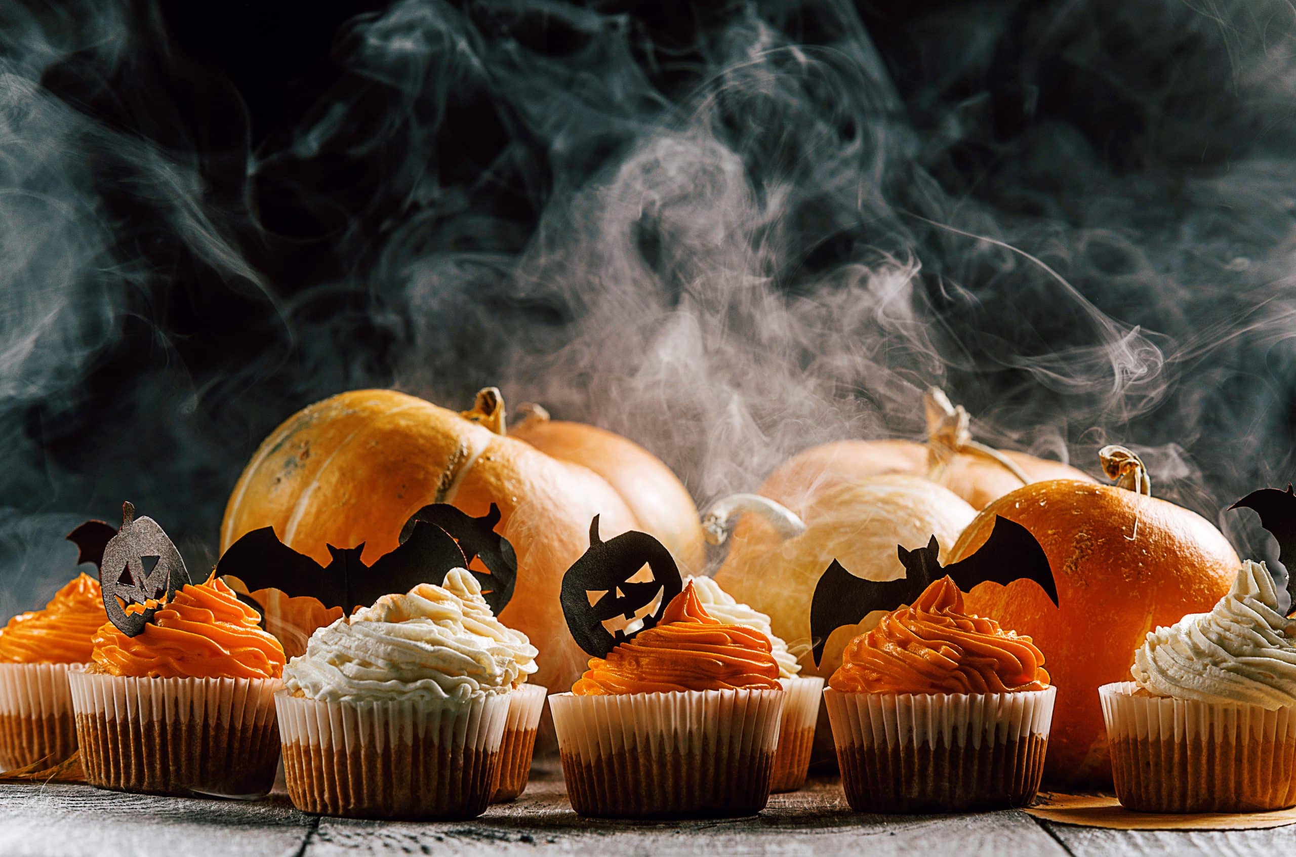 Cupcakes and pumpkins to celebrate Halloween