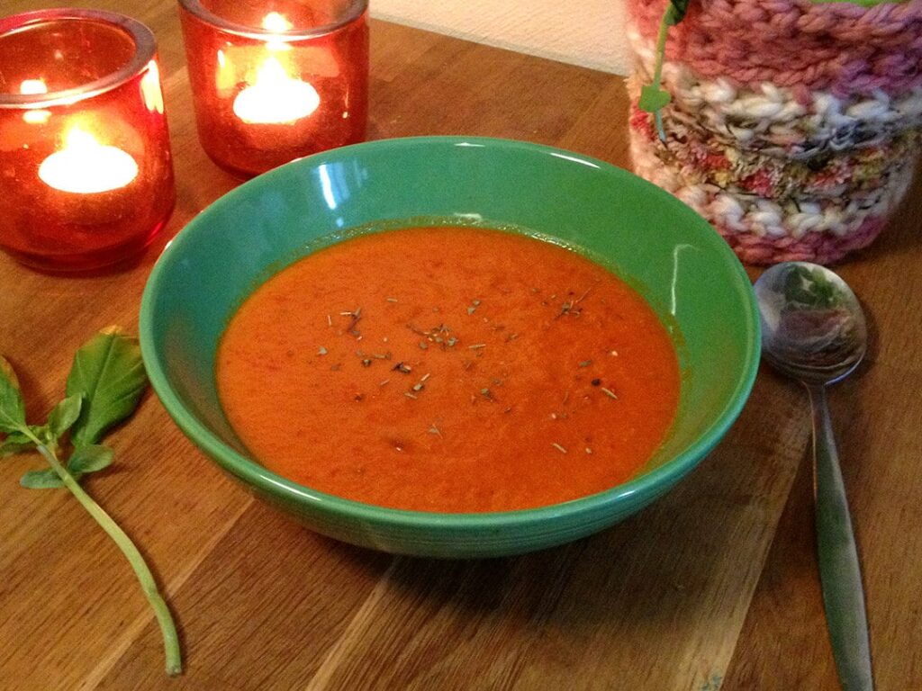 bell pepper and sun-dried tomato soup